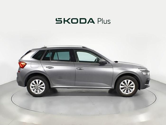 Usado Skoda Kamiq 110 CV (80 kW) 2022 Gris SUV