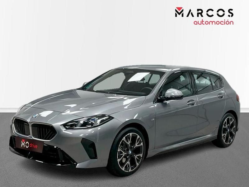 Gris Usado 2025 BMW 118 Utilitario | 38.900 € - Imagen 1/4
