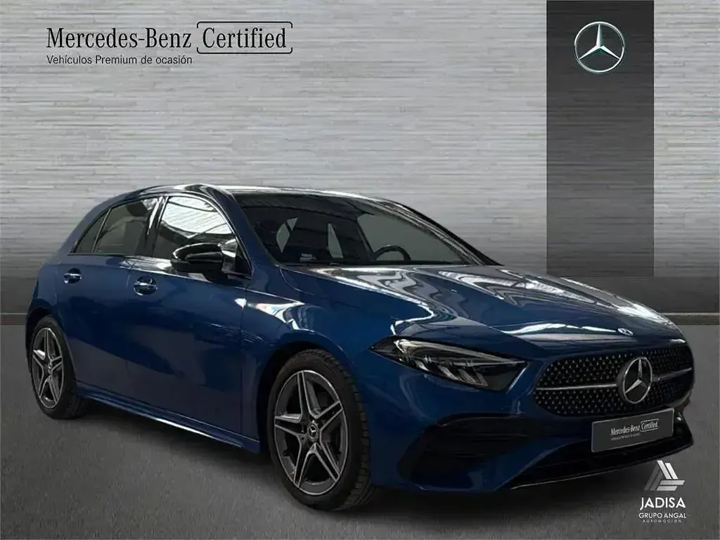 Käytetty Mercedes A200 150 HP (110 kW) 2024 Sininen Sedan