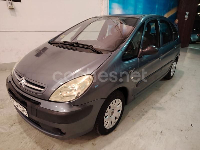 Gris / plata Usado 2006 Citroën Xsara Picasso Monovolumen | 3130 € (Precio justo) - Imagen 1/4