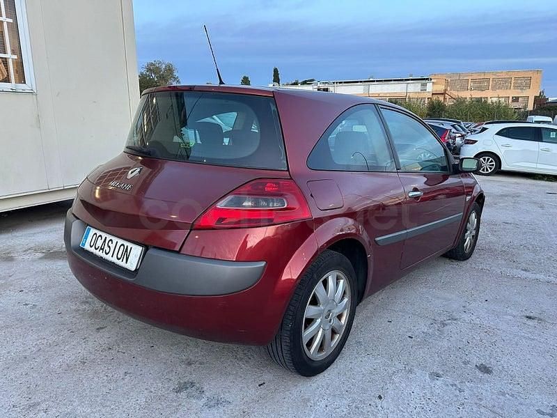 Usado Renault Mégane II 105 CV (77 kW) 2008 Rojo Berlina