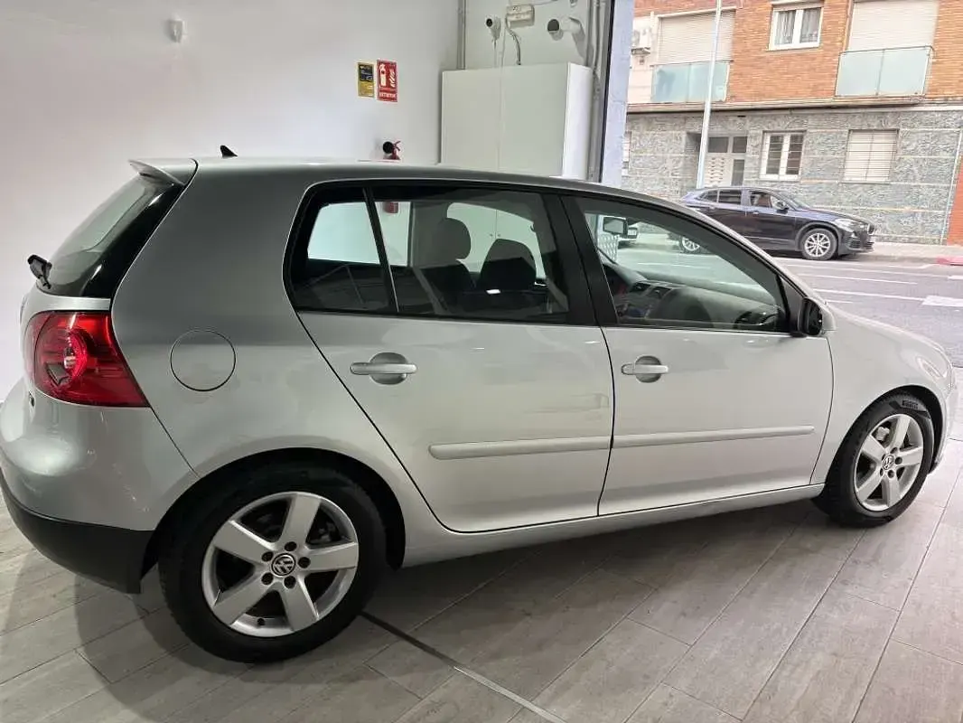 Usado VW Golf VI GT 122 CV (89 kW) 2009 Plateado Utilitario