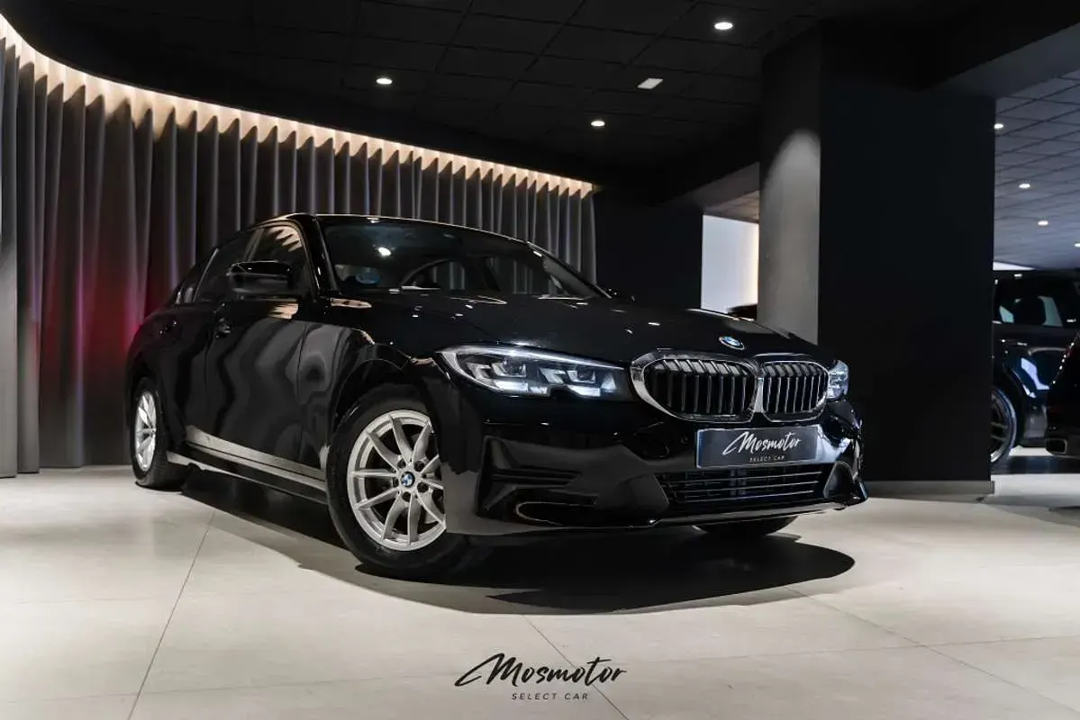 Usado BMW 318 Executive 150 CV (110 kW) 2022 Negro Berlina