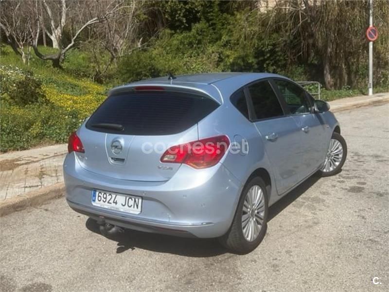Usado Opel Astra Excellence 110 HP (80 kW) 2015 Cinzento Sedan