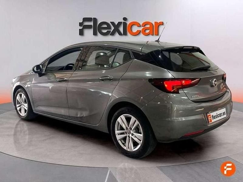 Usado Opel Astra Business Elegance 131 CV (96 kW) 2020 Gris Familiar