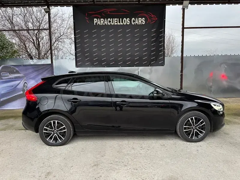 Occasion Volvo V40 Inscription 120 PK (88 kW) 2019 Zwart Sedan