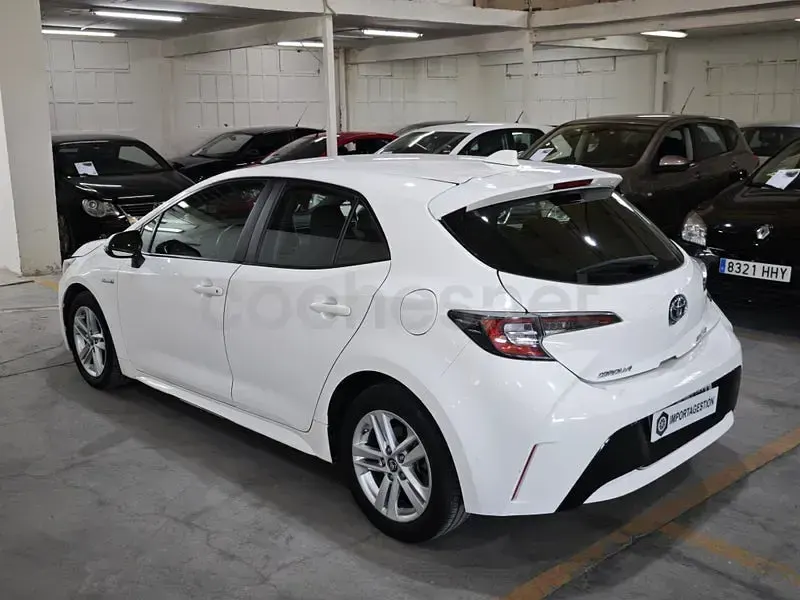 Usado Toyota Corolla Active 122 CV (89 kW) 2019 Blanco Berlina
