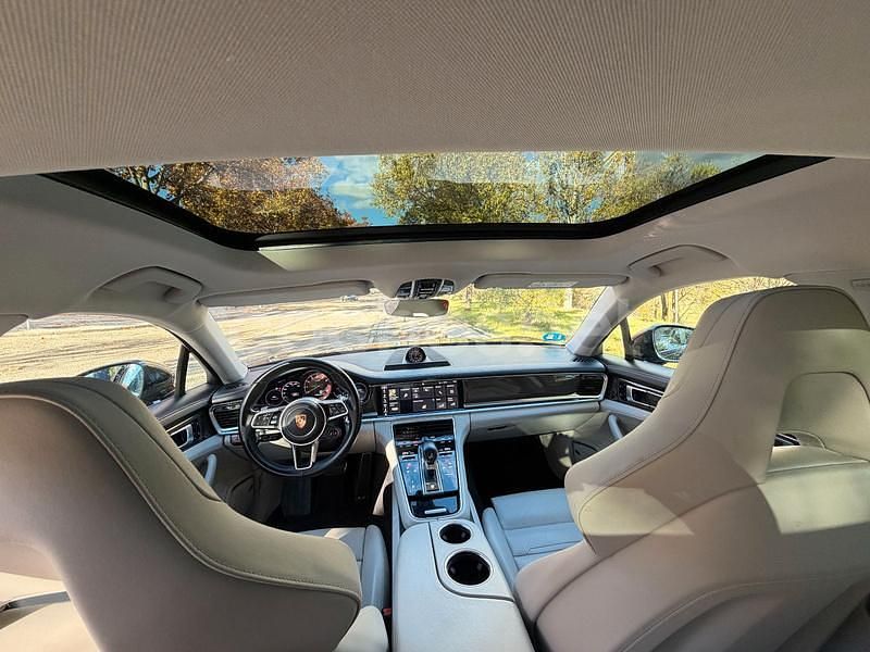 Usado Porsche Panamera Sport Turismo 462 CV (339 kW) 2019 Gris / plata Familiar