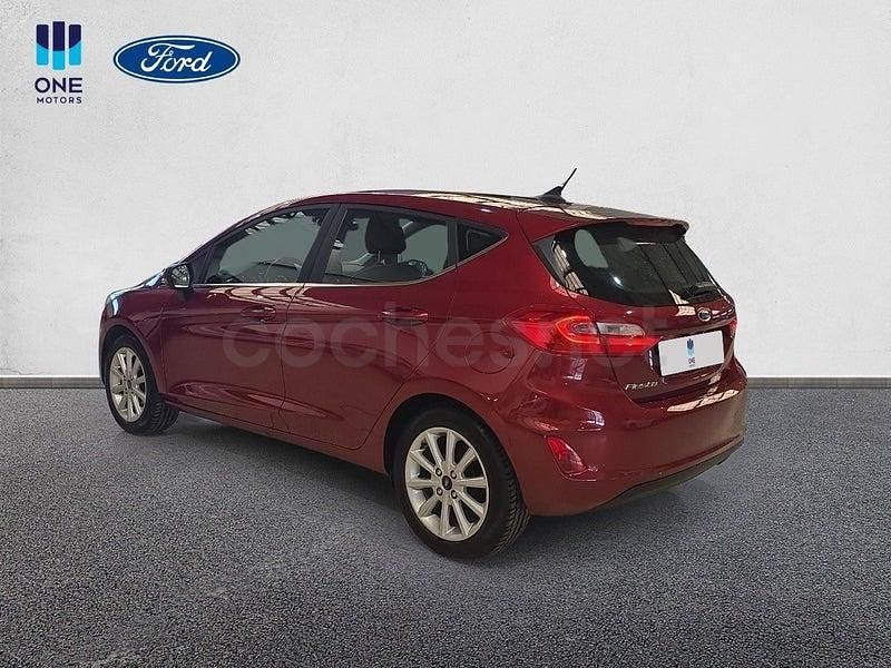 Usado Ford Fiesta Titanium 100 CV (73 kW) 2018 Granate Utilitario