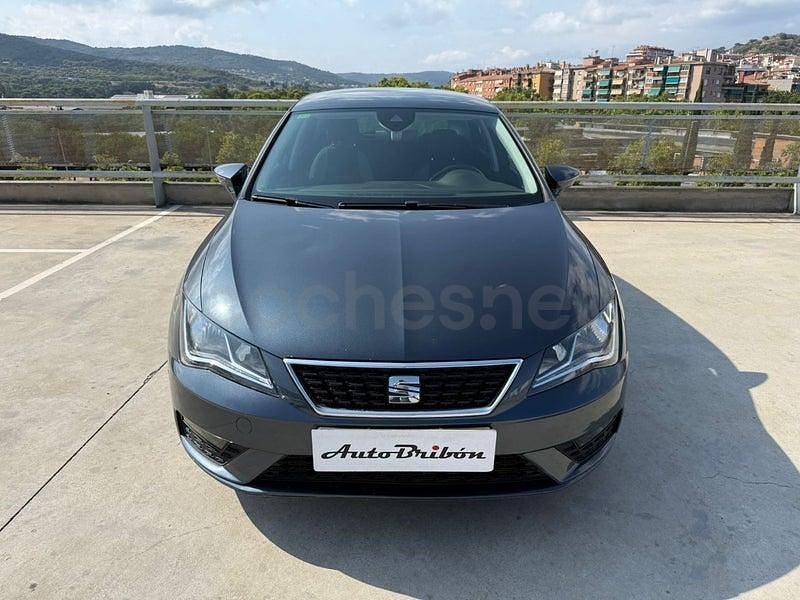 Usado Seat Leon Style 115 CV (84 kW) 2020 Gris / plata Berlina