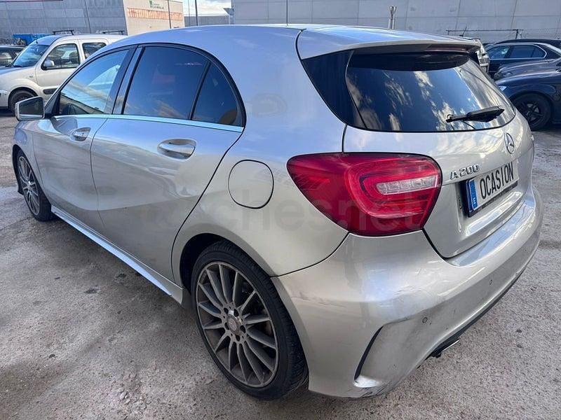 Usado Mercedes A200 AMG line 136 CV (100 kW) 2013 Gris / plata Berlina