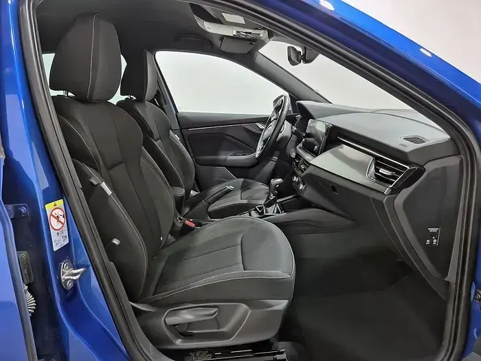 Usado Skoda Kamiq 110 CV (80 kW) 2022 Azul SUV