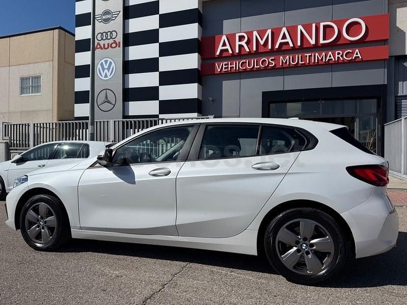 Usado BMW 118 Comfort Edition 150 CV (110 kW) 2021 Blanco Utilitario
