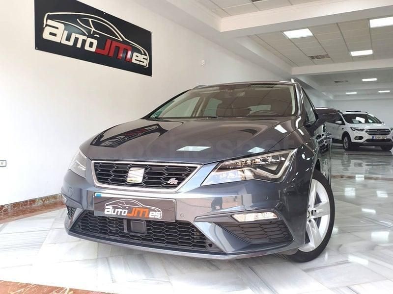 Usado Seat Leon FR 150 CV (110 kW) 2019 Gris / plata Familiar