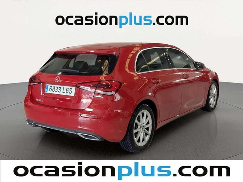 Usado Mercedes A180 116 CV (85 kW) 2020 Rojo Utilitario