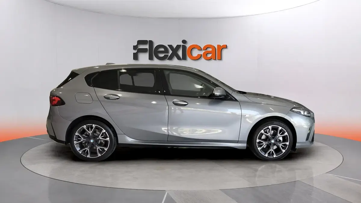 Usado BMW 120 163 CV (119 kW) 2025 Gris Utilitario