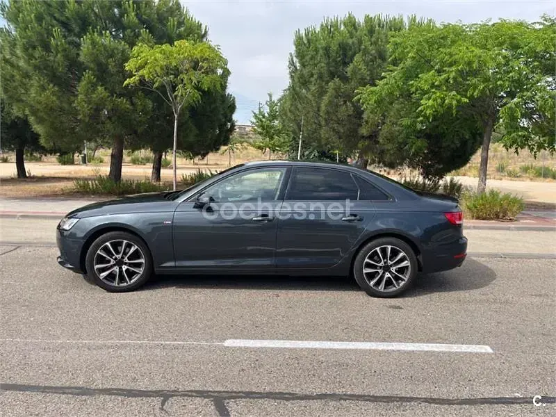 Usado Audi A4 S-Line 190 CV (139 kW) 2018 Gris / plata Berlina