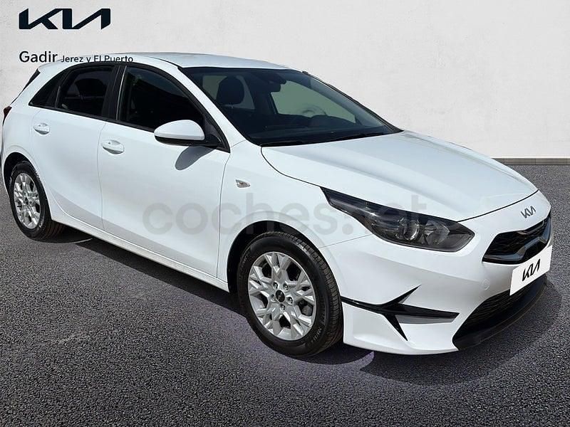 Usado Kia Ceed 100 CV (73 kW) 2023 Blanco Utilitario