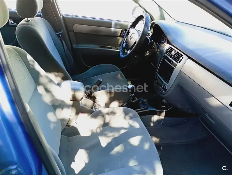 Usado Chevrolet Nubira SX 109 CV (80 kW) 2005 Azul Berlina