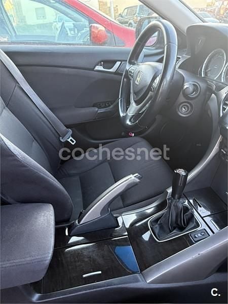 Usado Honda Accord Executive 150 CV (110 kW) 2010 Gris / plata Familiar