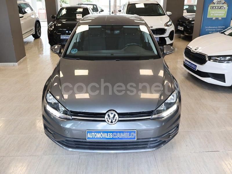 Usado VW Golf VII Advance 115 CV (84 kW) 2019 Gris / plata Berlina