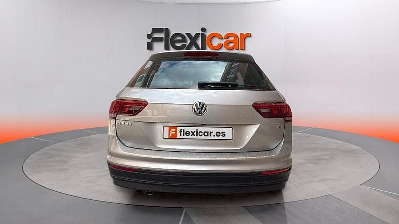 Usado VW Tiguan Advance 150 CV (110 kW) 2016 Gris SUV