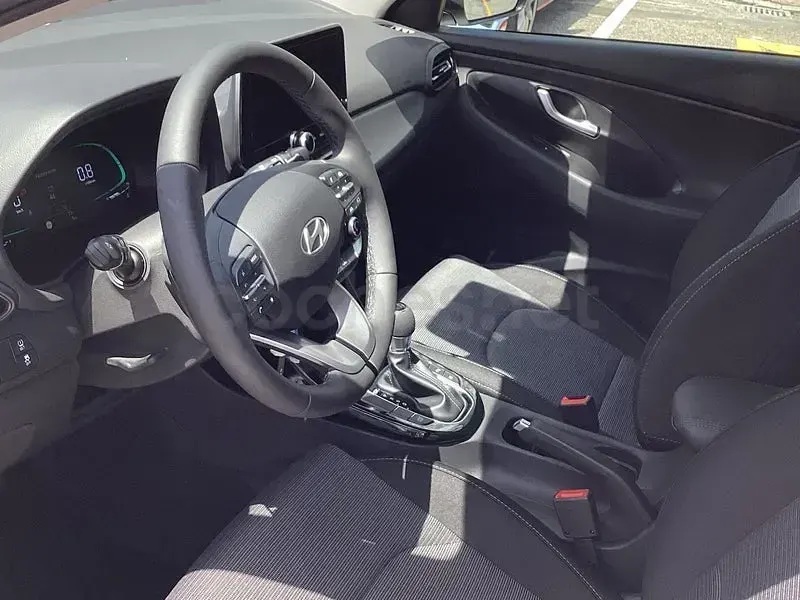 Nuevo Hyundai i30 100 CV (73 kW) 2026 Azul Berlina