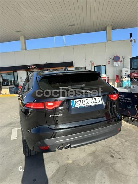 Usado Jaguar F-Pace R-Sport 180 CV (132 kW) 2017 Negro SUV