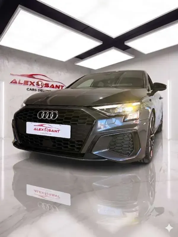 Usado Audi S3 Sportback 310 CV (228 kW) 2022 Gris Utilitario