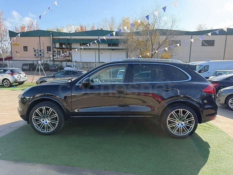 Käytetty Porsche Cayenne 245 HP (180 kW) 2013 Musta Katumaasturi
