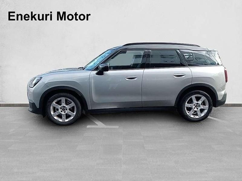 Usado Mini One D Countryman Essential 163 CV (119 kW) 2024 Plateado SUV