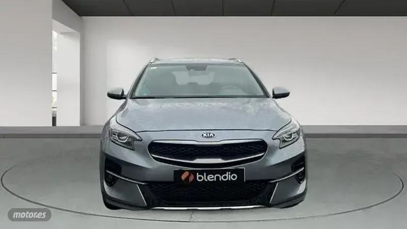 Usado Kia XCeed 120 CV (88 kW) 2020 Gris SUV