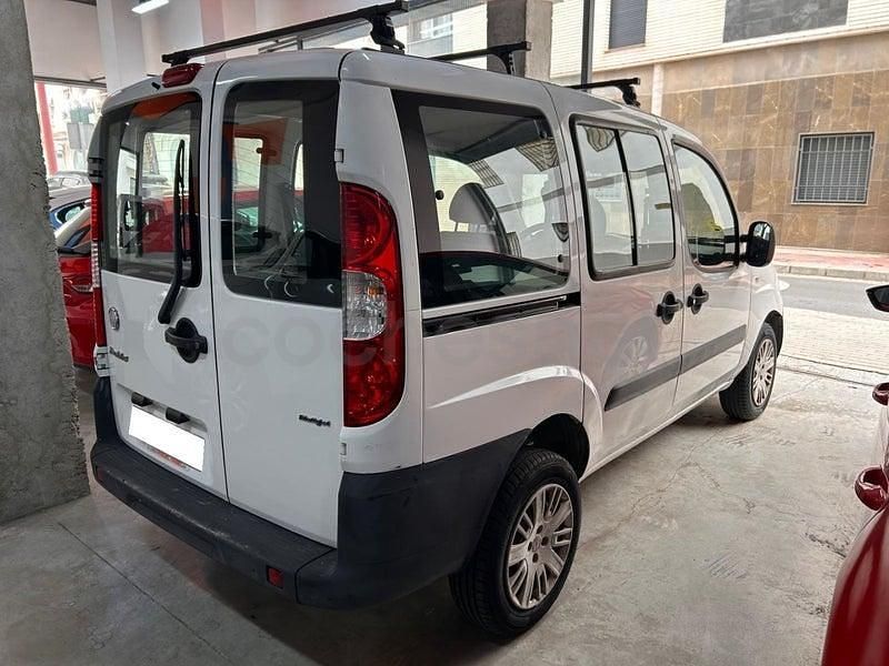 Usado Fiat Doblò Active 75 CV (55 kW) 2010 Blanco Monovolumen