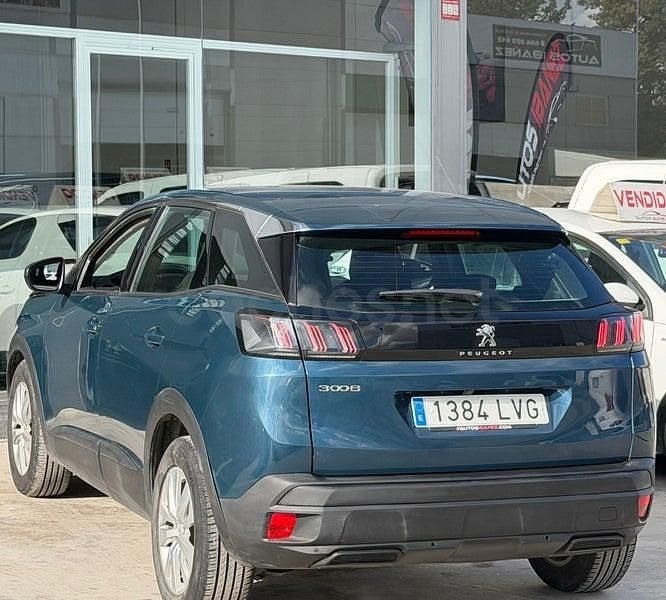 Usado Peugeot 3008 Allure 130 CV (95 kW) 2022 Verde SUV