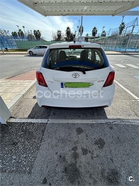 Usado Toyota Yaris City 69 CV (50 kW) 2016 Blanco Berlina