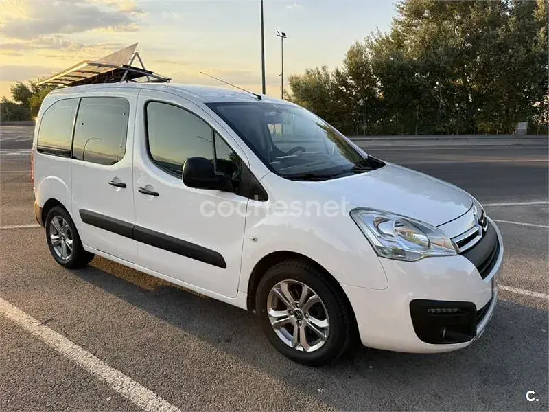 Usado Citroën Berlingo Feel 100 CV (73 kW) 2018 Blanco Monovolumen