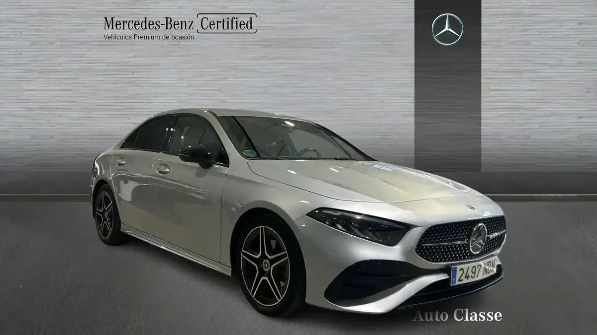 Usado Mercedes A180 136 CV (100 kW) 2025 Gris Berlina