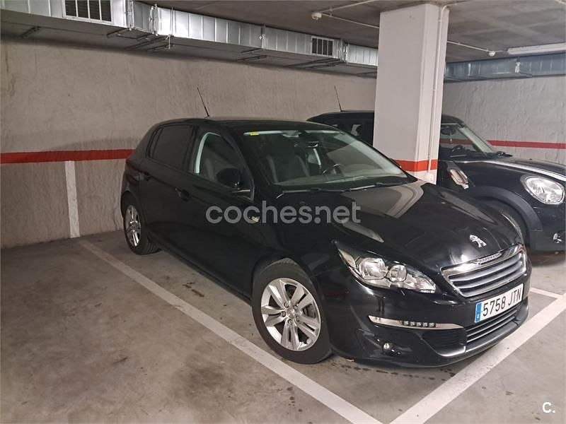 Usado Peugeot 308 Active 110 CV (80 kW) 2016 Negro Berlina