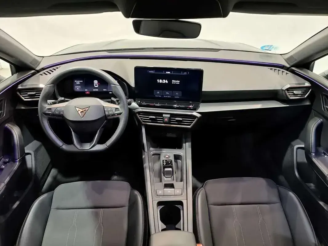 Usado Cupra Leon 150 CV (110 kW) 2023 Gris Utilitario
