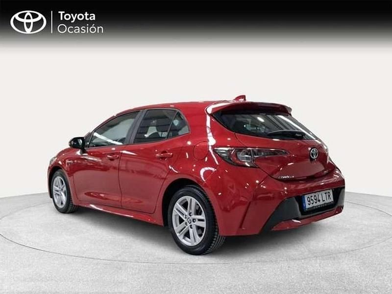 Usado Toyota Corolla Active 122 CV (89 kW) 2021 Rojo Utilitario