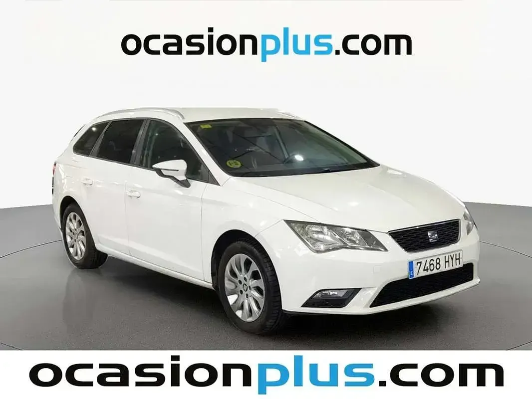 Usado Seat Leon ST Style 105 CV (77 kW) 2014 Blanco Familiar