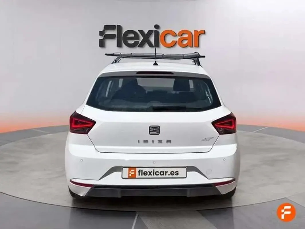 Usado Seat Ibiza Style 95 CV (69 kW) 2017 Gris Utilitario