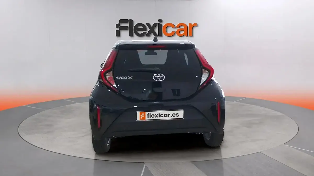 Usado Toyota Aygo X Play 72 CV (52 kW) 2024 Negro SUV