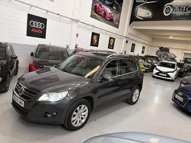 Usado VW Tiguan 140 HP (102 kW) 2008 Cinzento SUV