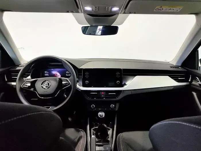 Usado Skoda Kamiq Selection 115 CV (84 kW) 2025 Blanco SUV