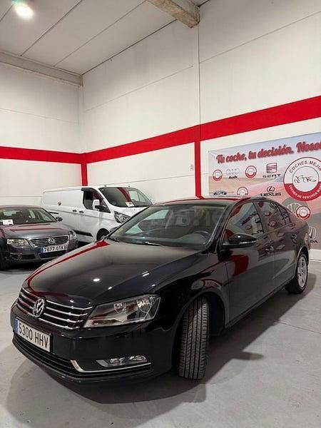 Usado VW Passat Highline 140 CV (102 kW) 2012 Negro Berlina
