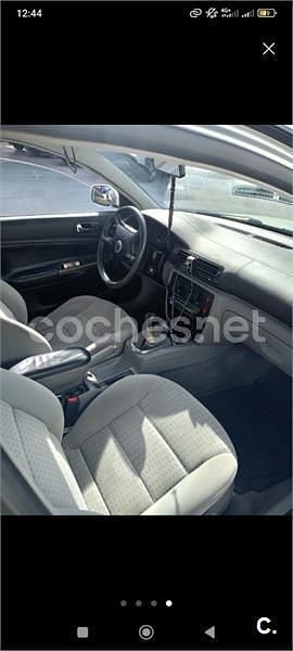 Usado VW Passat Comfortline 125 CV (91 kW) 1998 Gris / plata Familiar