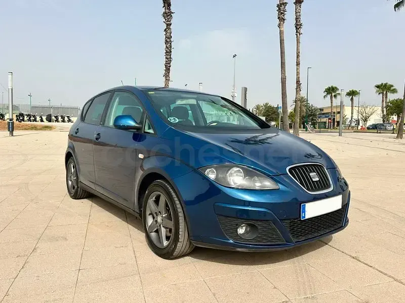 Usado Seat Altea XL I-Tech 105 CV (77 kW) 2015 Azul Monovolumen
