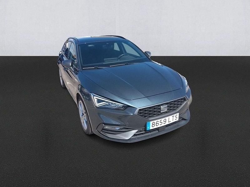 Usado Seat Leon FR 150 CV (110 kW) 2021 Gris Familiar