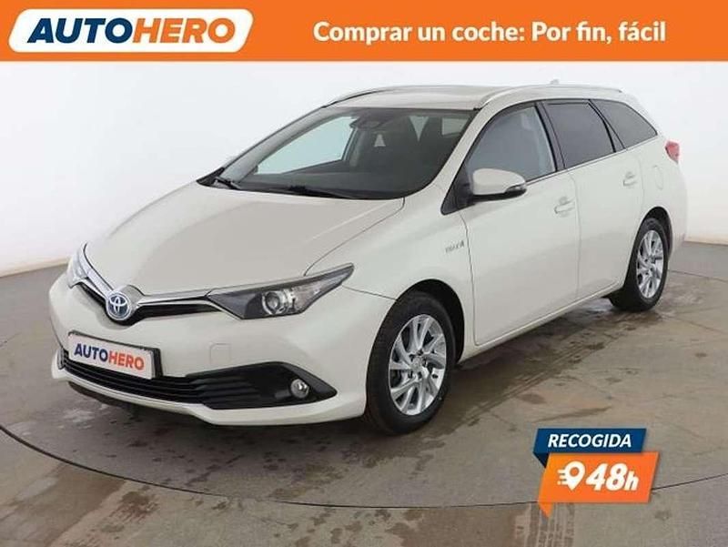 Usado Toyota Auris Hybrid Active 136 CV (100 kW) 2016 Blanco Utilitario